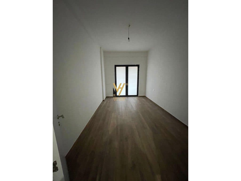 JEPET ZYRE 130 M2 ME QIRA TEK FARMACIA 10 – 650 EURO 1