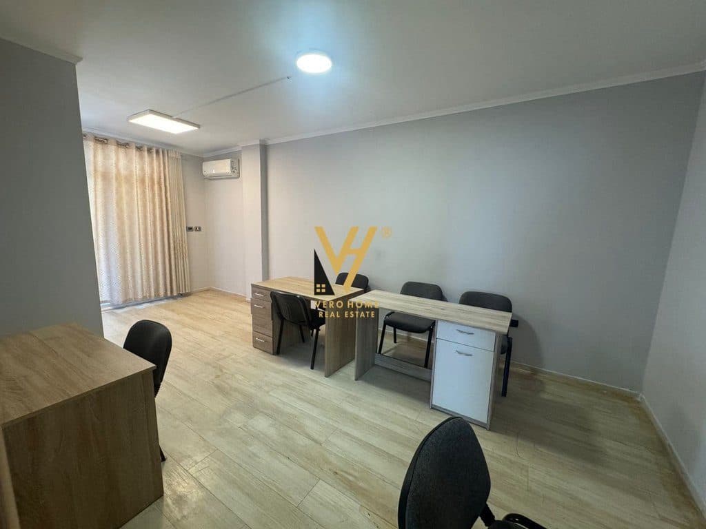 JEPET ZYRE 218 M2 ME QERA TE KOPSHTI BOTANIK 1.500 EURO 4