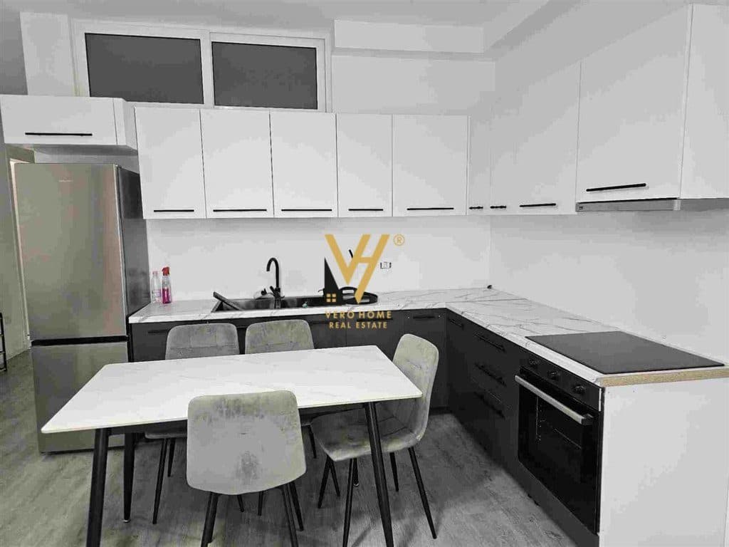 JEPET APARTAMENT 2+1+BLK ME QERA TE 5 MAJI 650 EURO 2