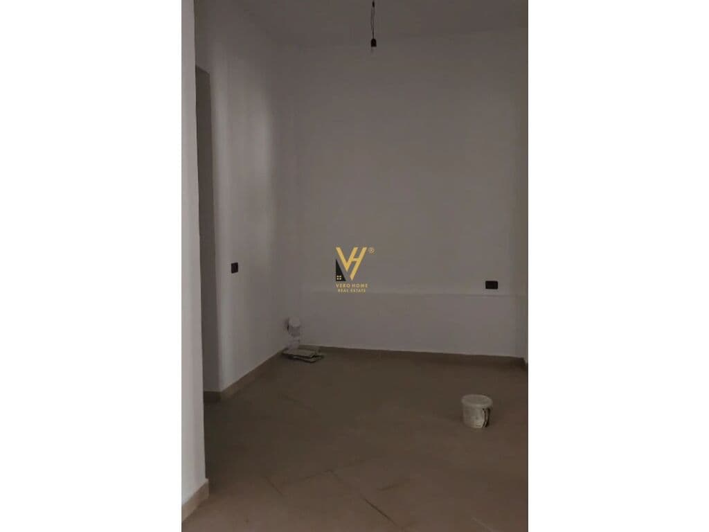Jepet Ambient Biznesi me qera prane Shkolles Harry Fultz 85 m2