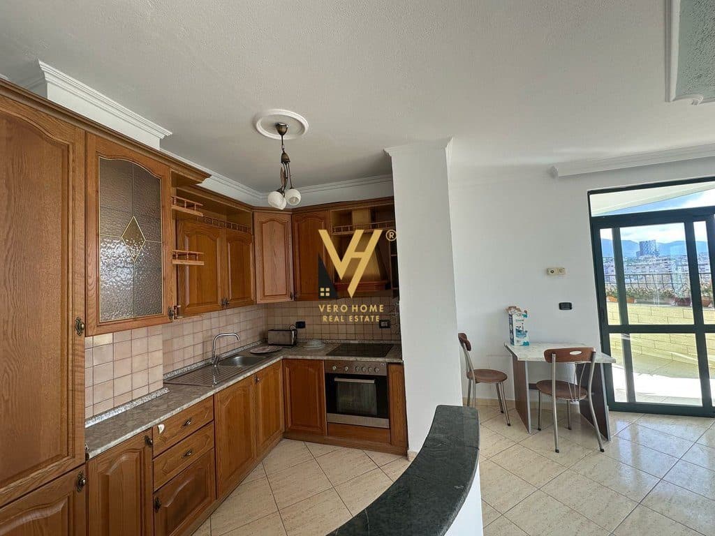 JEPET ZYRE 121M2 ME QERA TE ISH EKSPOZITA 800 EURO 2