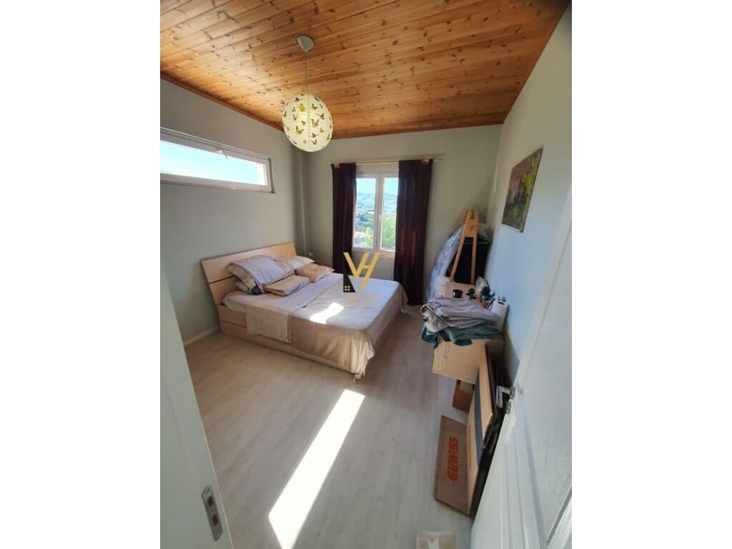 Shitet Vile Tre kateshe +Toke Are ne Peze Te Vogel 1200 m2 3
