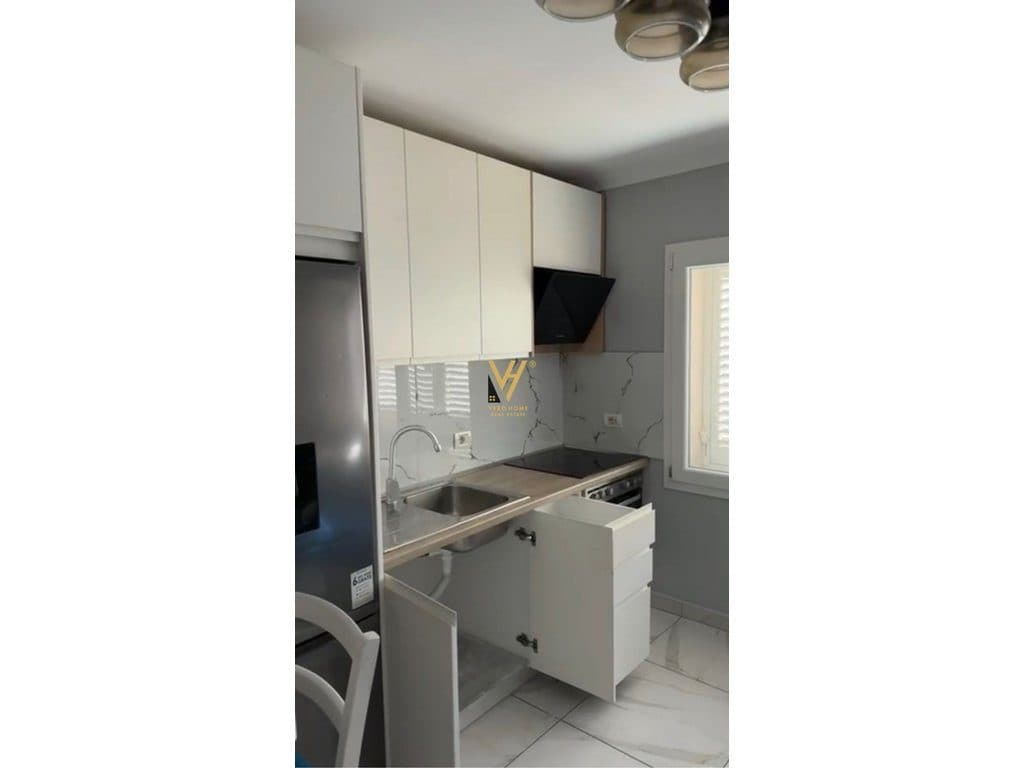 SHITEN DY APARTAMENTE 1+1 TE RRUGA BARRIKADAVE 220.000 EURO 3
