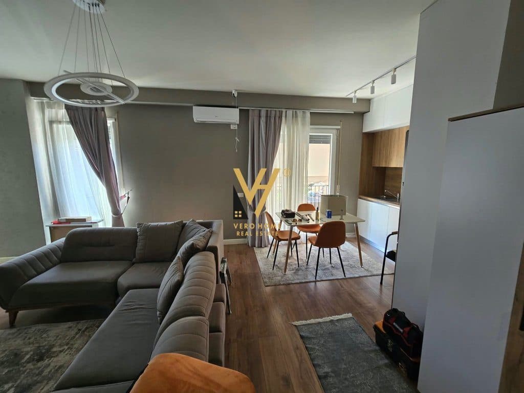 JEPET APARTAMENT 1+1+BLK ME QIRA TE BLV.ZOGU I PARE 70.000 LEKE 2