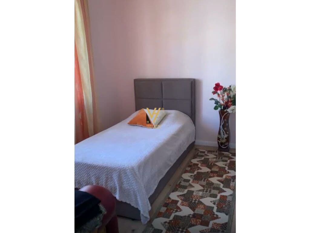 JEPET SHTEPI DUBLEX ME QERA NE SELITE 800 EURO 4
