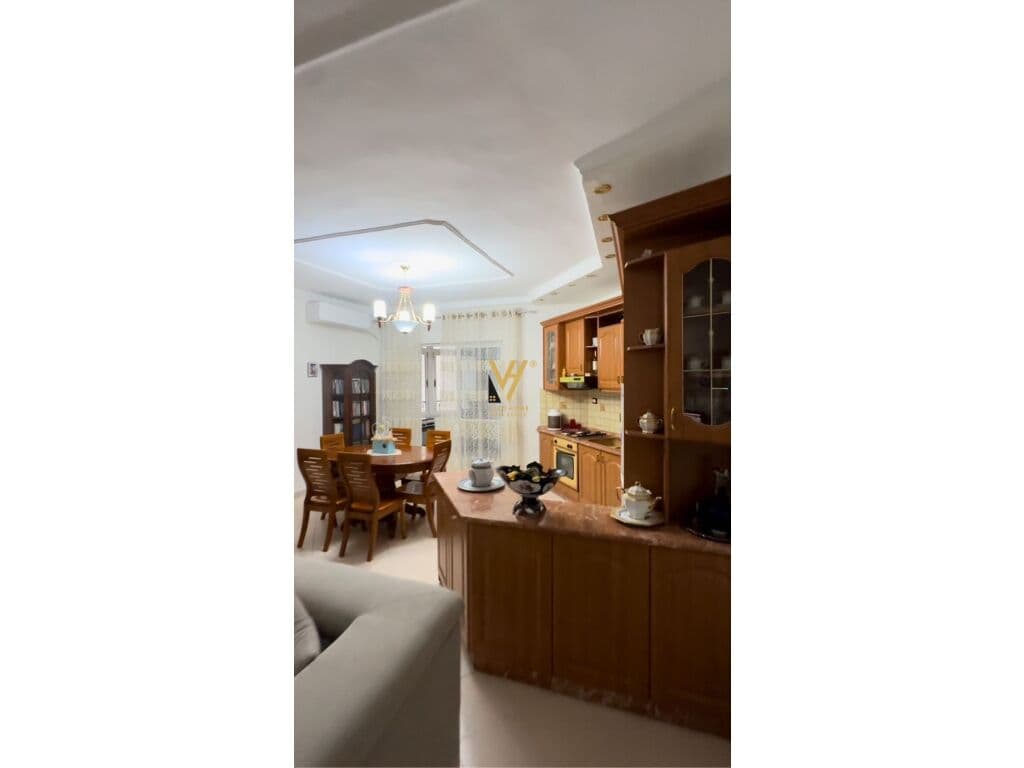 Shitet Apartament 2+1+2+ballkon te Komuna e Parisit 85 m2 2