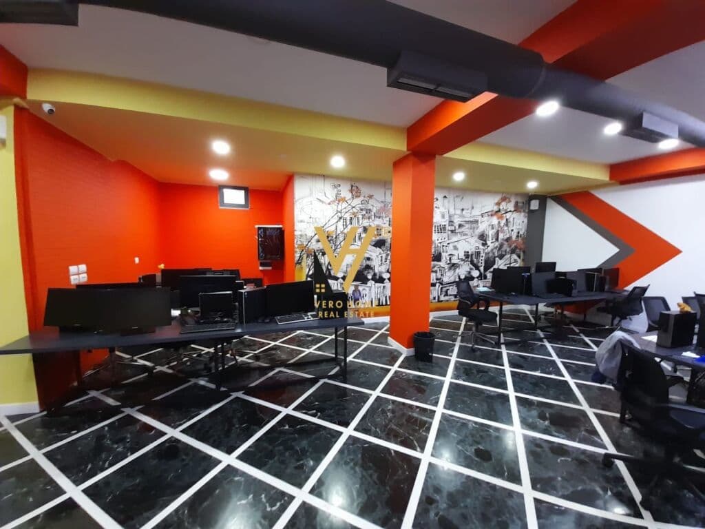 Shitet Njesi Biznesi te Stacioni i Trenit 202 m2 4