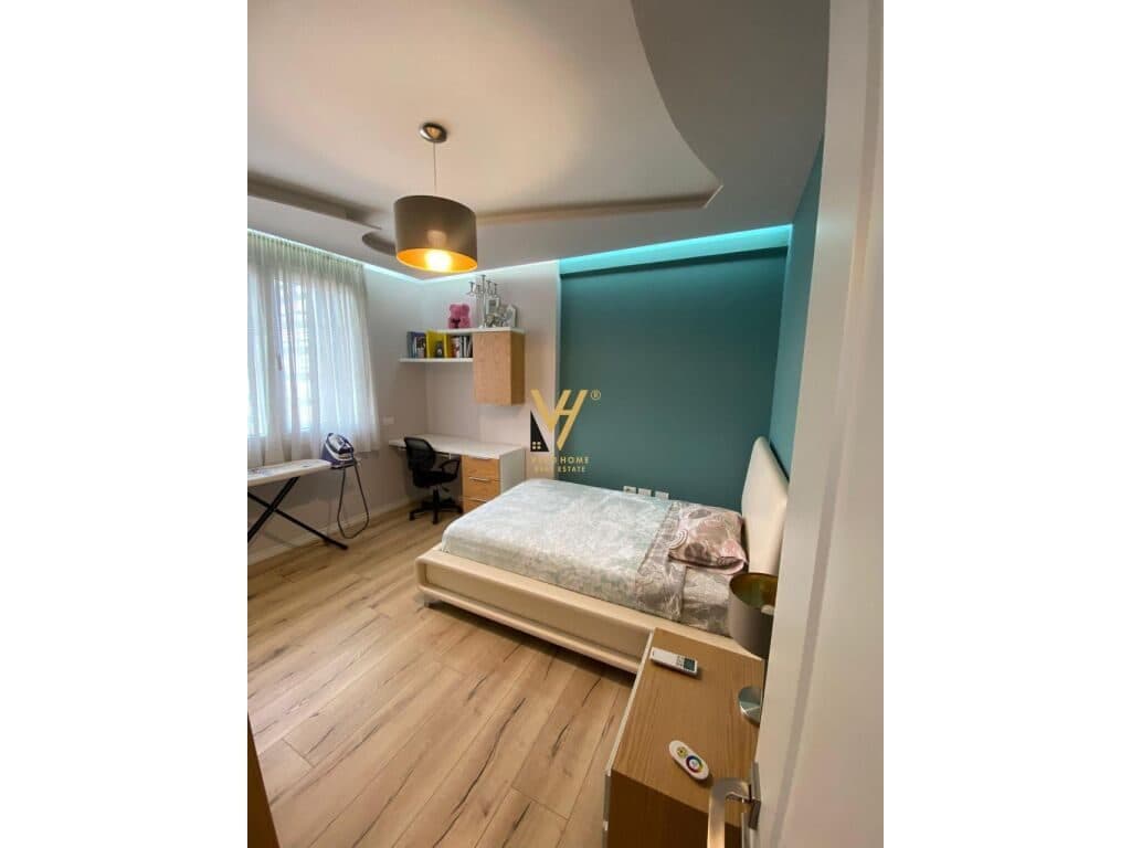 Jepet Apartament 2+1 + Blk me qera tek Ish Fusha e Aviacionit 103 m2