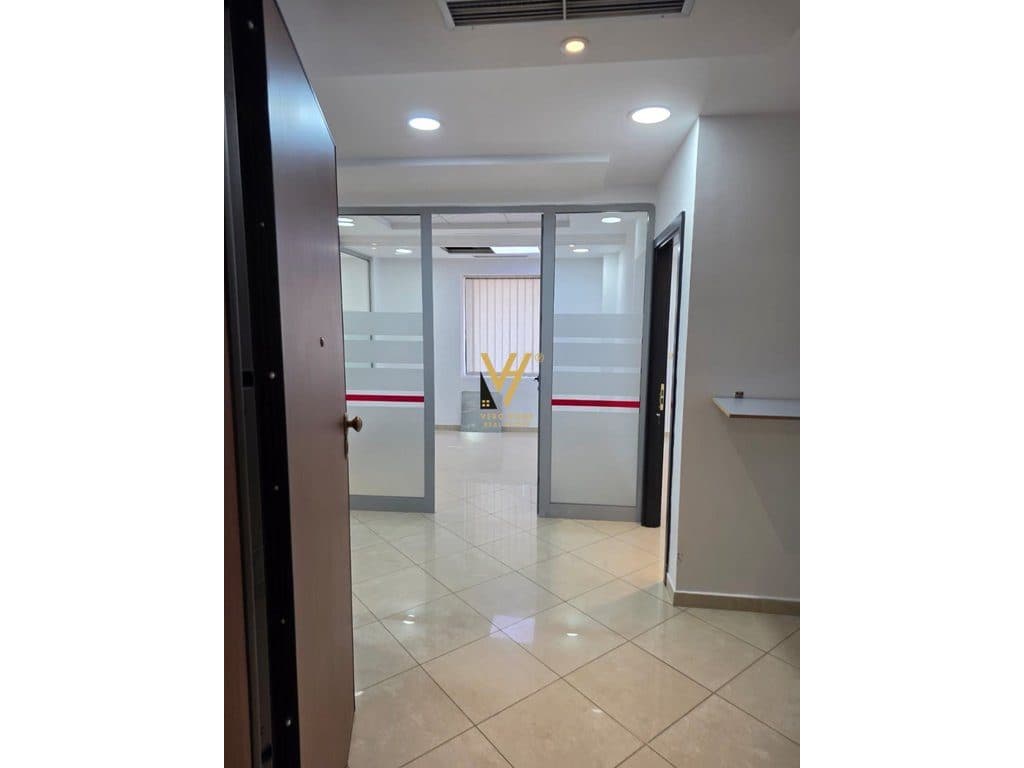 JEPET ZYRE 167 M2 ME QERA TE PIRAMIDA 2.500 EURO