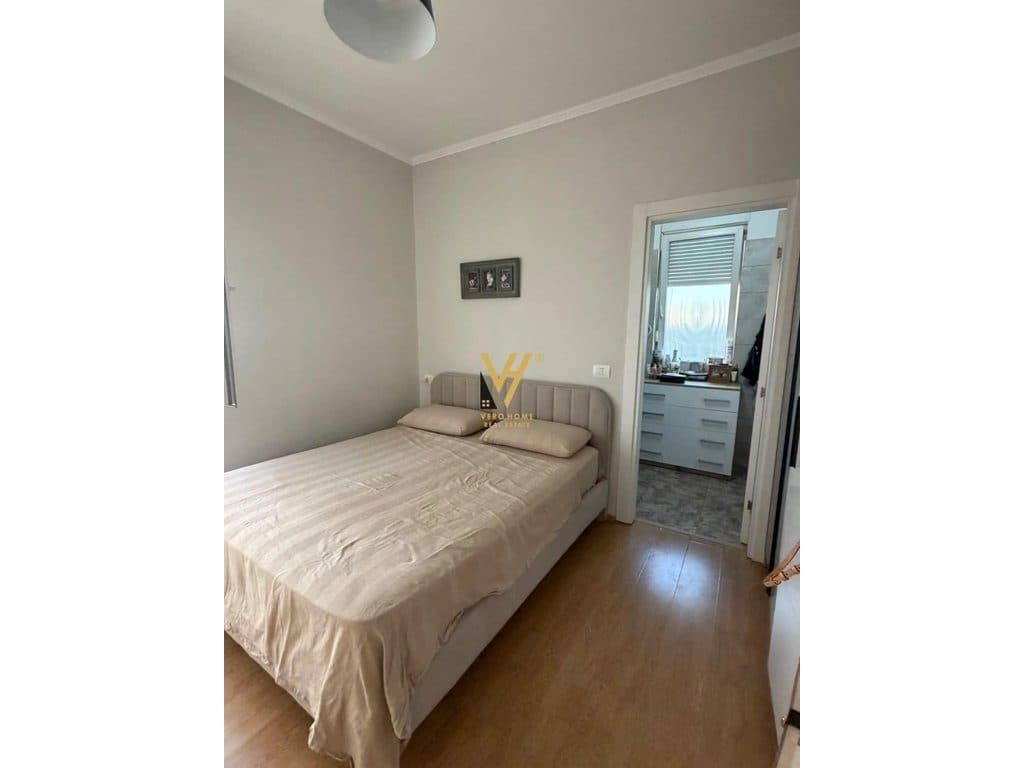 JEPET APARTAMENT 1+1 ME QIRA TE 21 DHJETORI 60.000 LEKE 4