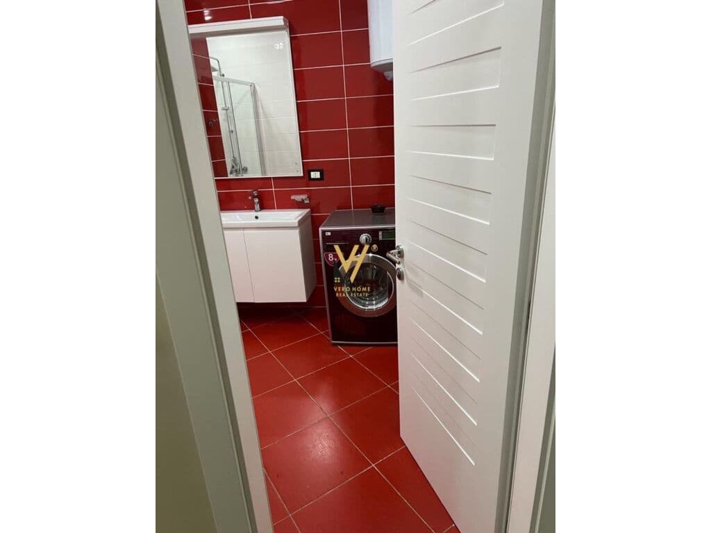 Shitet Apartament 2+1+2+dy poste parkim te Kopshti Botanik 130 m2 3