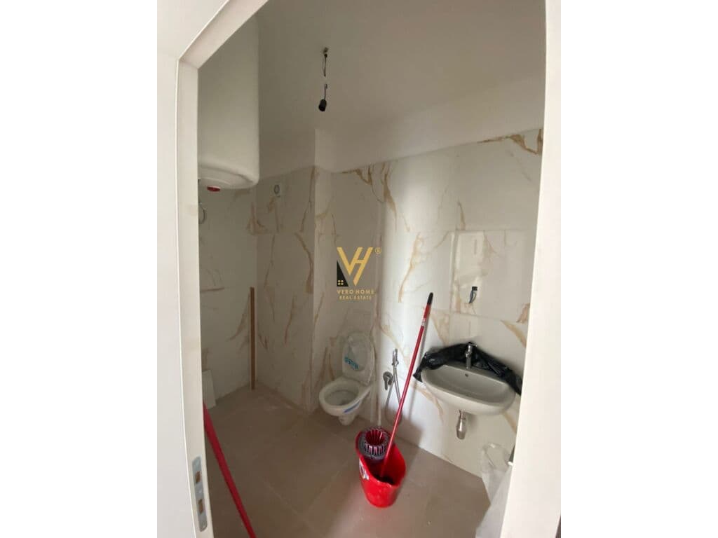 Jepet Zyre me qera te Arlis , Rruga e Dibres 125 m2 2
