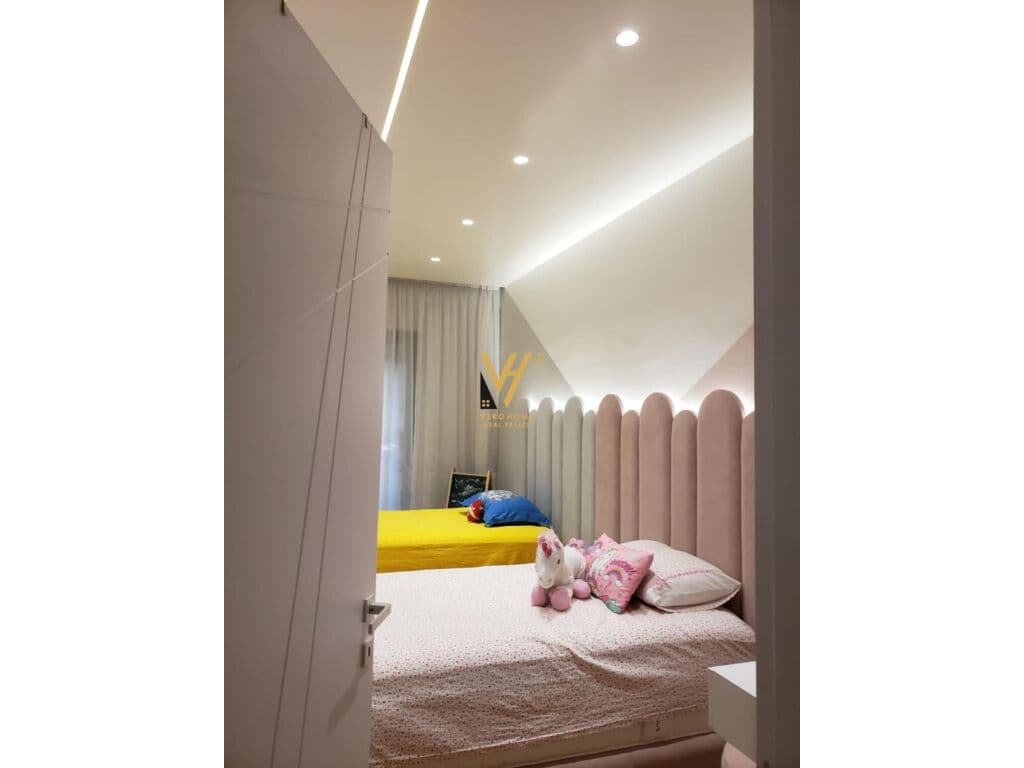 Shitet Apartament 2+1+2+post parkimi te Kompleksi Oasis 118 m2 2
