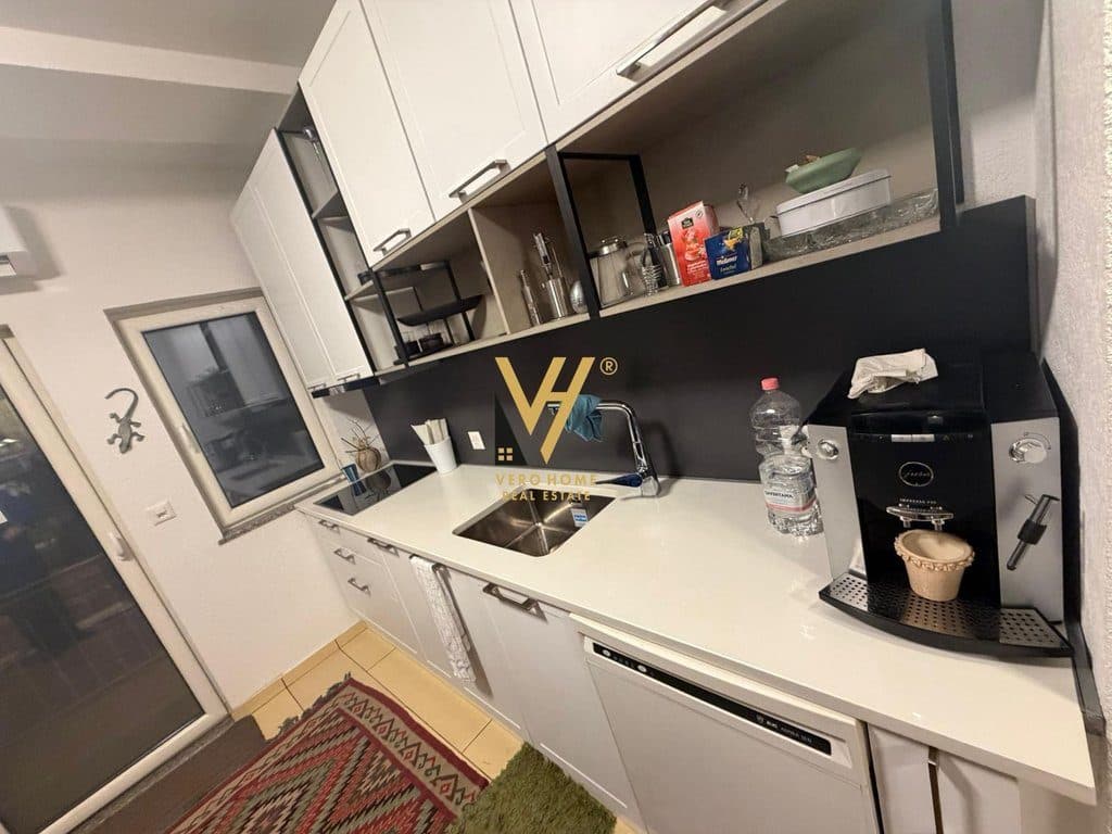 JEPET APARTAMENT 2+1+3BLK ME QIRA NE QENDER 150.000 LEKE 2