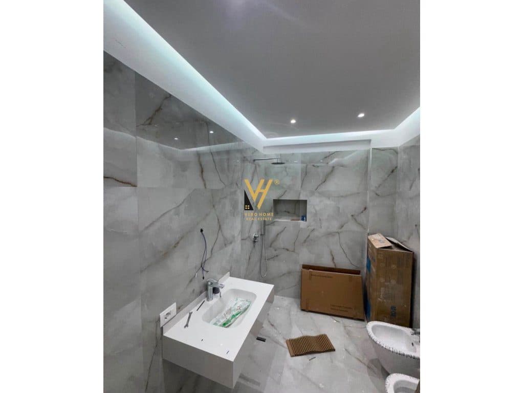 JEPET APARTAMENT 1+1+BLK ME QERA TEK RRUGA E BURGUT 60.000 LEKE 3