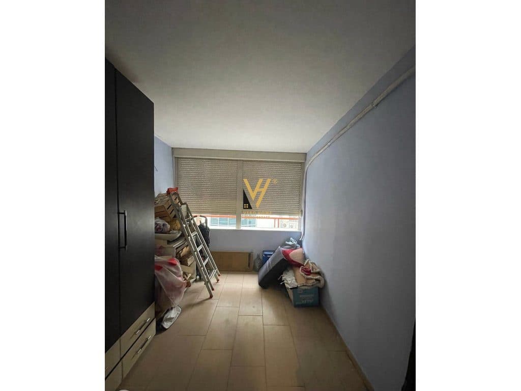 JEPET APARTAMENT 3+1+BLK ME QERA TE ISH TREGU ELEKTRIK 75.000 LEKE 3
