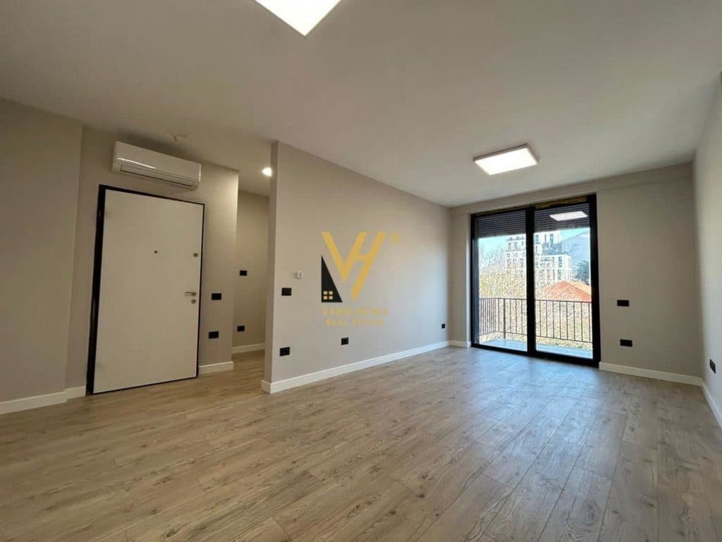 JEPET ZYRE 75 M2 ME QIRA TE SHKOLLA E KUQE 65.000 LEKE 4