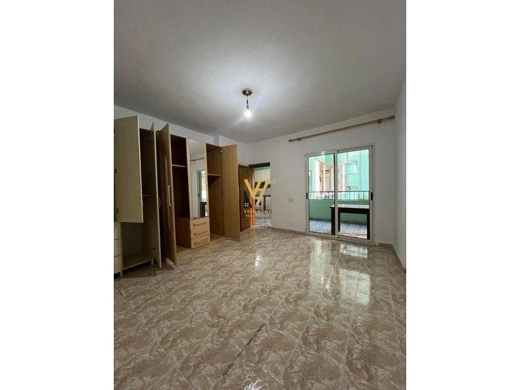 JEPET APARTAMENT 3+1+2+BLK ME QIRA TE KOMUNA E PARISIT 700 EURO 4
