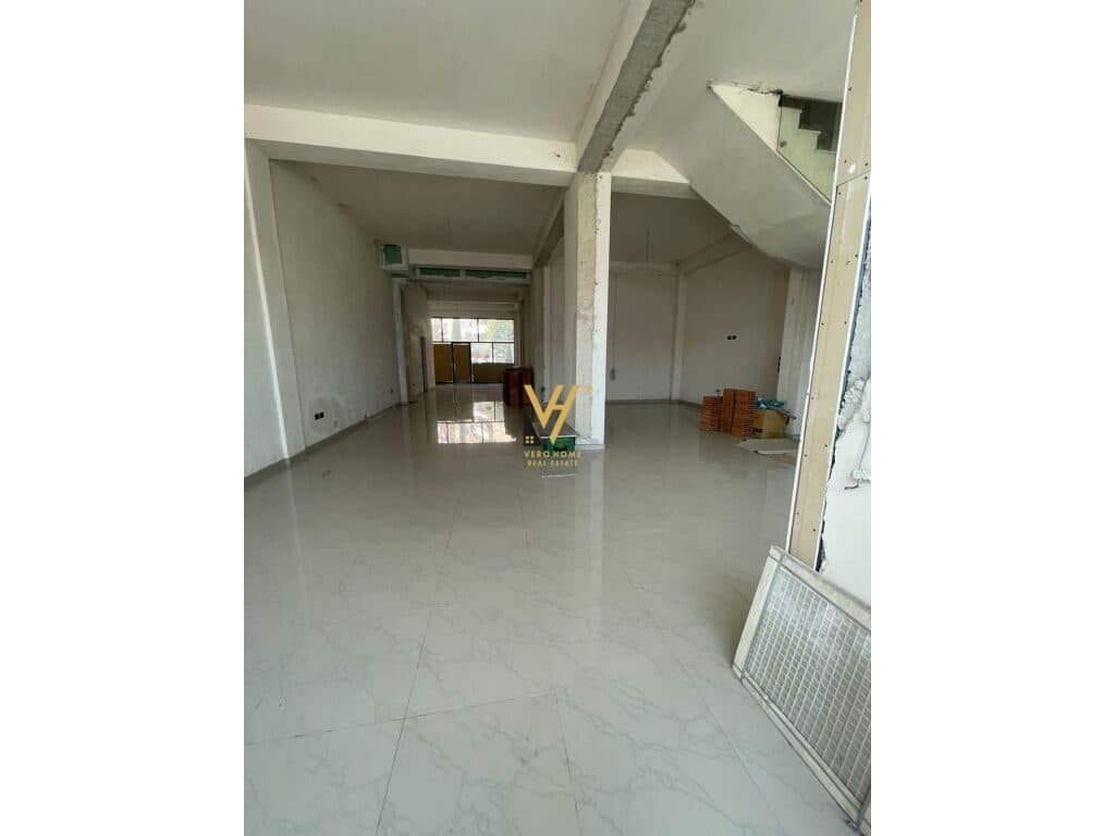Jepet ambient biznesi me qera te Unaza e re 250 m2