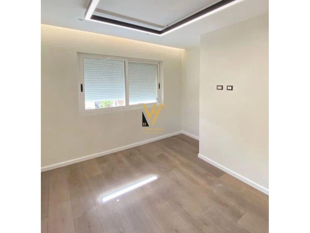 JEPET ZYRE 72 M2 ME QIRA TE KIKA 1, KOMUNA E PARISIT 750 EURO