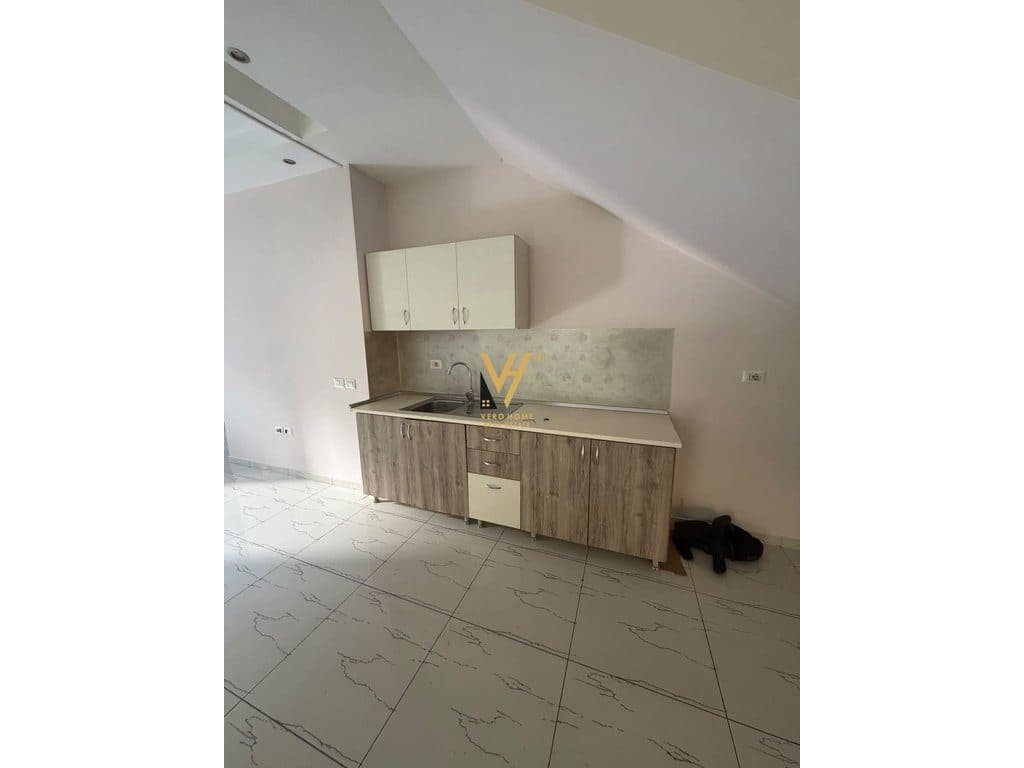 JEPET AMBIENT DUPLEX 122 M2 ME QIRA PRANË MUZEUT KOMBËTAR 1.500 EURO 4