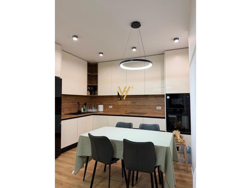JEPET APARTAMENT 1+1+BLK ME QIRA TE SHKOLLA E KUQE 78.000 LEKE 2