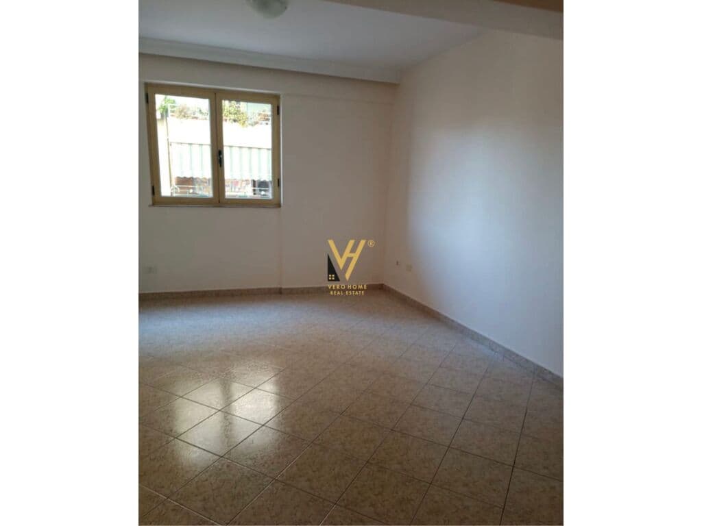 Jepet Apartament 1+1+ballkon me qera te Rruga Myslym Shyri 80 m2