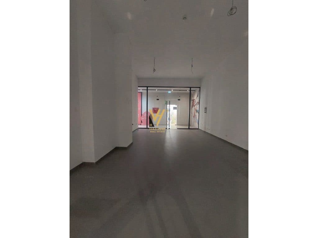 JEPET DYQAN 40 M2 ME QIRA TE SQUARE 21 - 80.000 LEKE