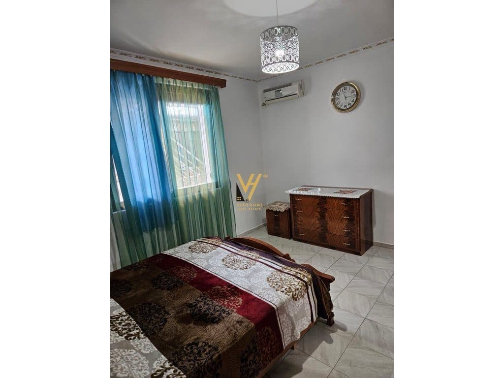 JEPET HYRJE 3+1+VERANDE ME QERA NE ALLIAS 60.000 LEKE 3