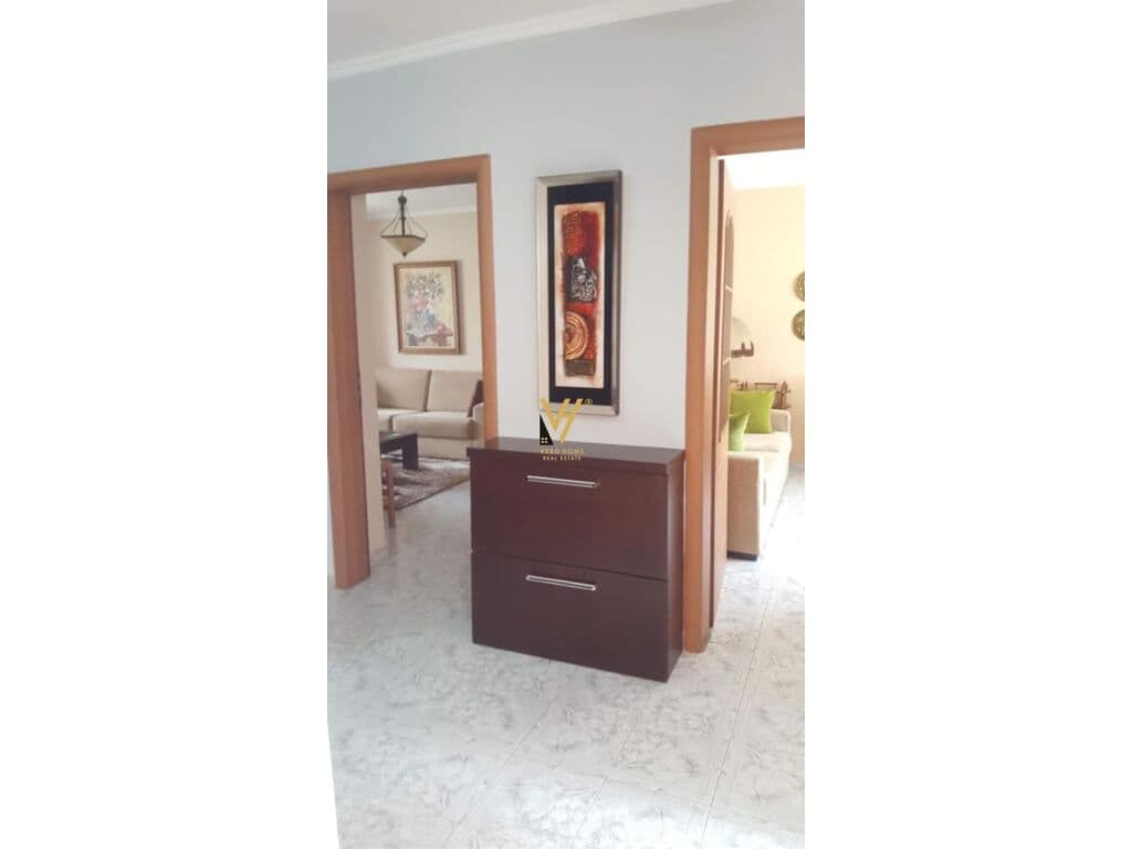 Shitet apartament 2+1+ballkon te Rruga Kongresi i Manastirit 73 m2