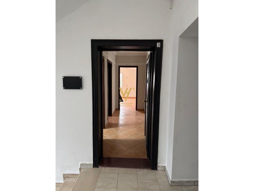 JEPET ZYRE 178 M2 ME QERA TE SHESHI WILLSON 1.800 EURO 2