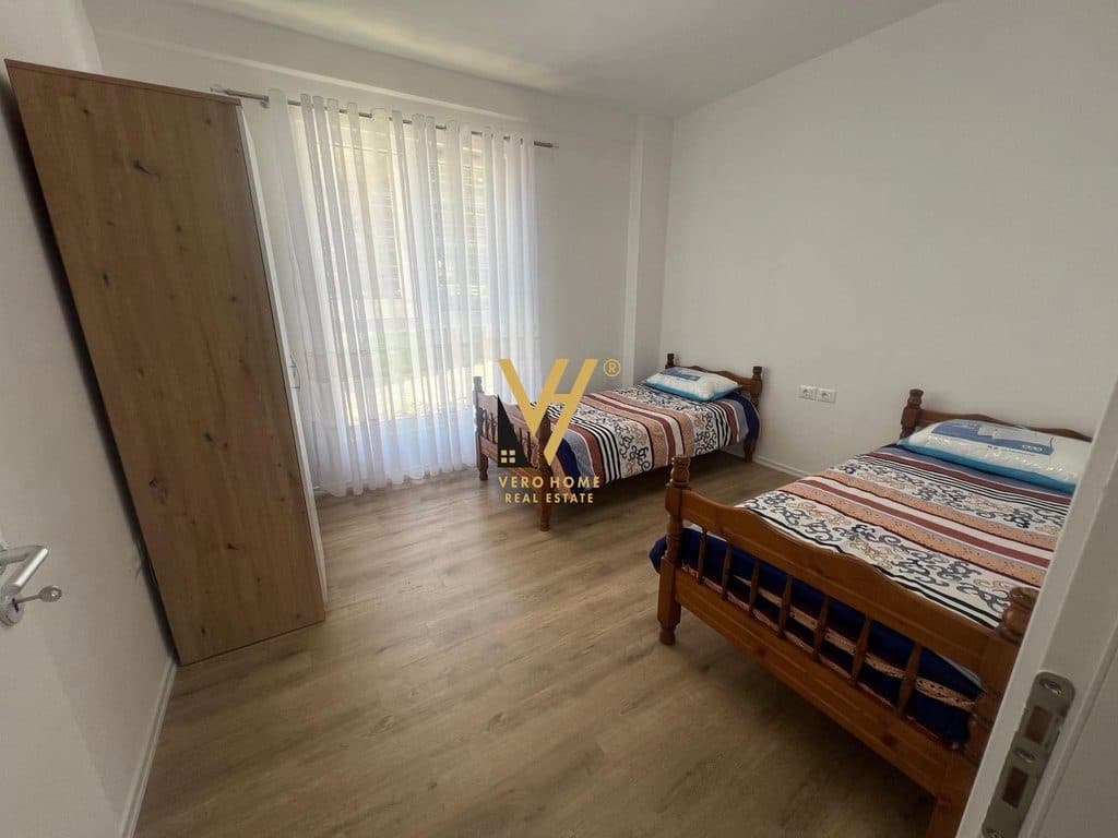 JEPET APARTAMENT 2+1+BLK ME QERA NE PASKUQAN 45.000 LEKE 3