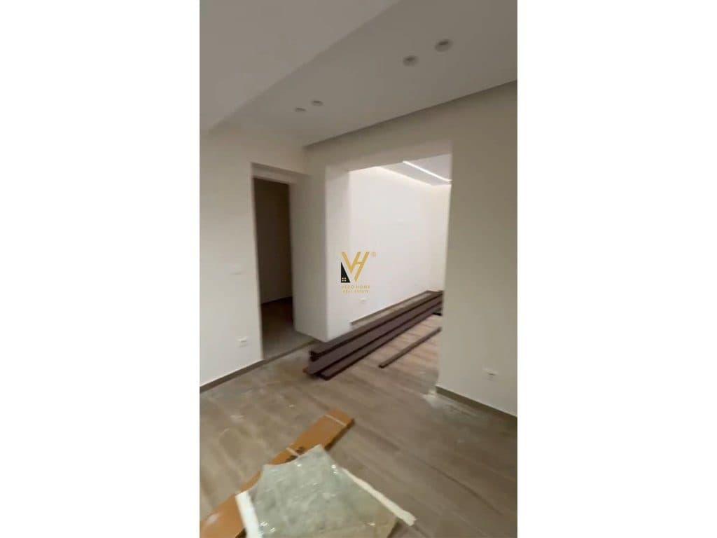 JEPET AMBIENT BIZNESI 60 M2 ME QIRA TE TREGU ELEKTRIK 800 EURO 4