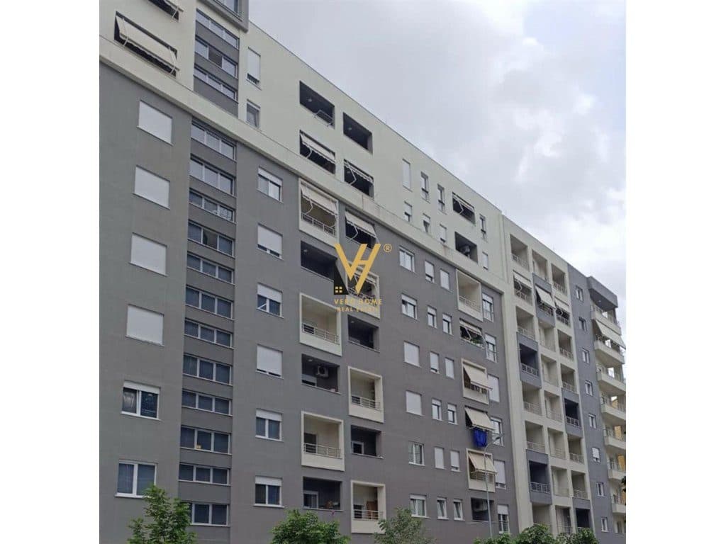 SHITET AMBIENT BIZNESI 108 M2 TE KOMUNA E PARISIT 480.000 EURO