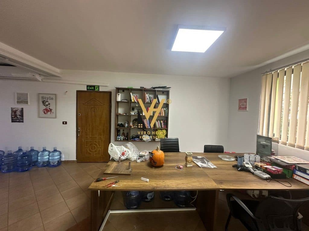 JEPET ZYRE 120 M2 ME QERA TE ISH PARKU 900 EURO 4