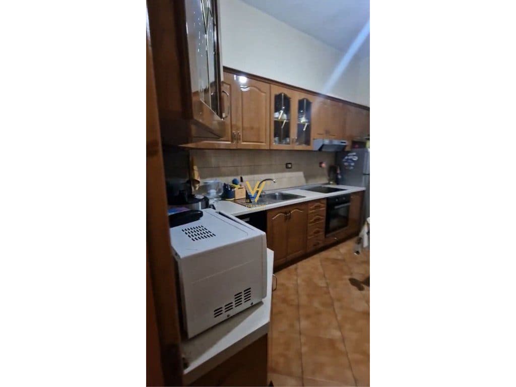 JEPET APARTAMENT 1+1 ME QIRA TE PALLATET AGIMI 60.000 LEKE 2