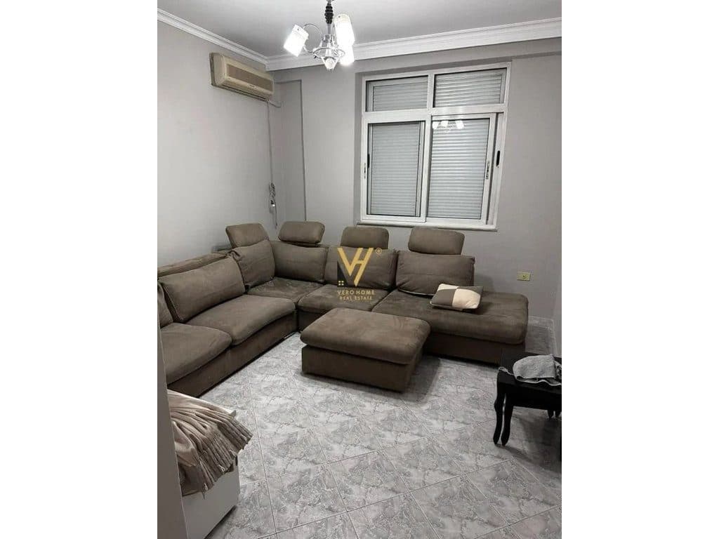 JEPET APARTAMENT 3+1+2+BLK ME QERA TE BLLOKU I VILAVE SELITE 900 EURO