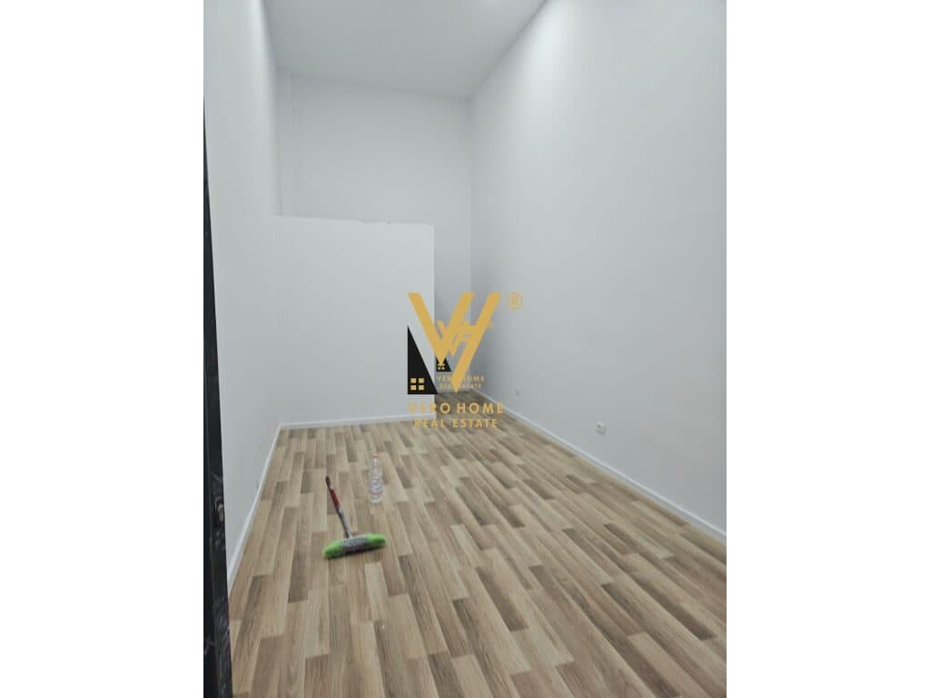 JEPET DYQAN 24 M2 ME QERA TE RRUGA KOSOVAREVE 35.000 LEKE