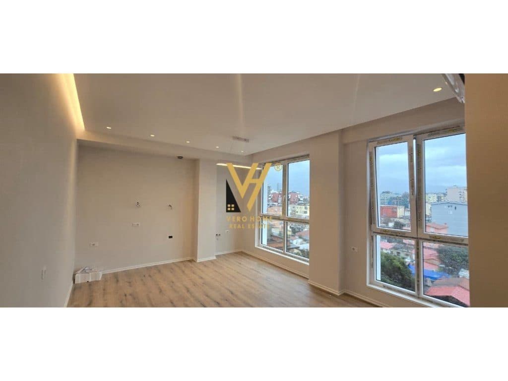 JEPET ZYRE 60 M2 ME QIRA TE KOMUNA E PARISIT 700 EURO