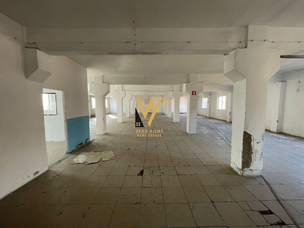 JEPET MAGAZINE 600 M2 ME QERA NE ALLIAS 1.300 EURO 2