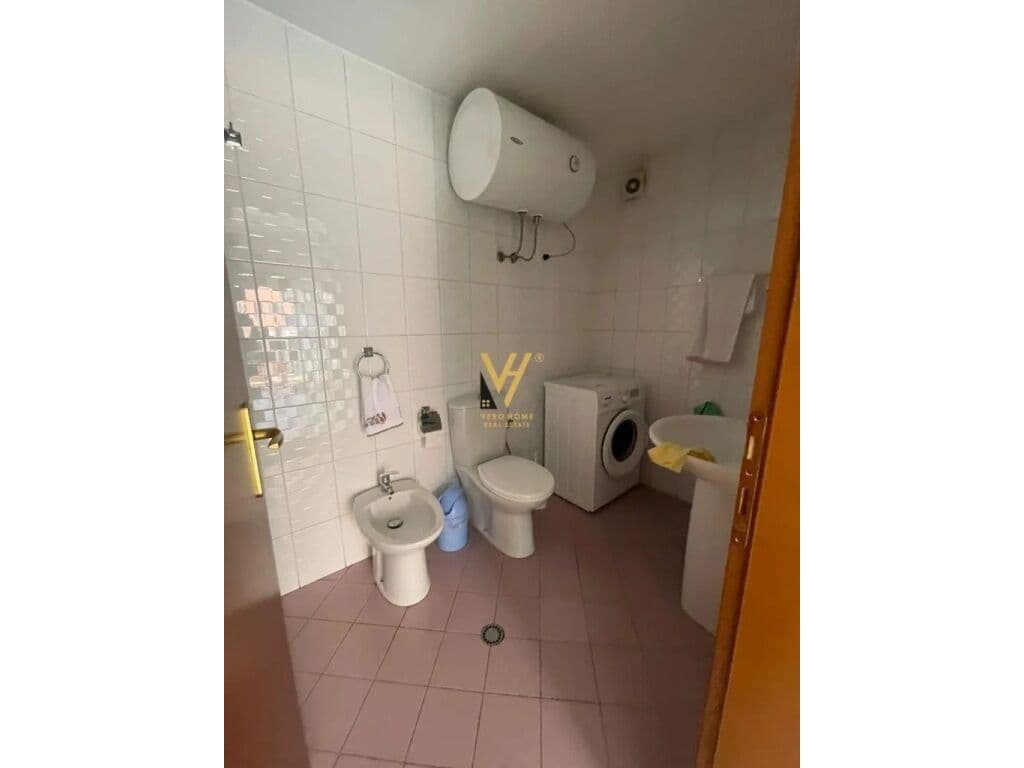 Jepet Apartament 2+1+2+ballkon me qera te Rruga e Barrikadave 100 m2 2