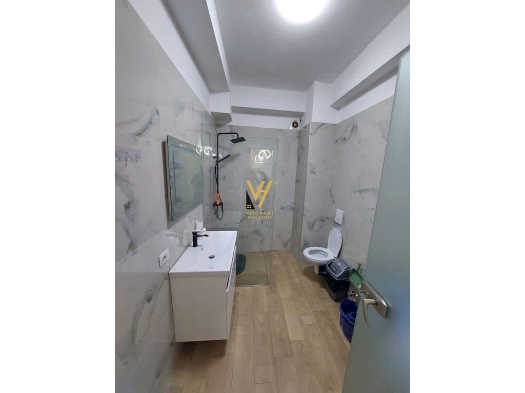 JEPET APARTAMENT 1+1+BLK ME QERA TE RRUGA BARRIKADAVE 750 EURO 4