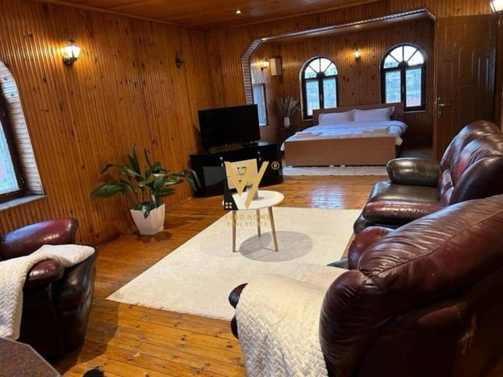 Jepet Apartament 3+1+verande me qera te Spitali Amerikan 2 80 m2 2