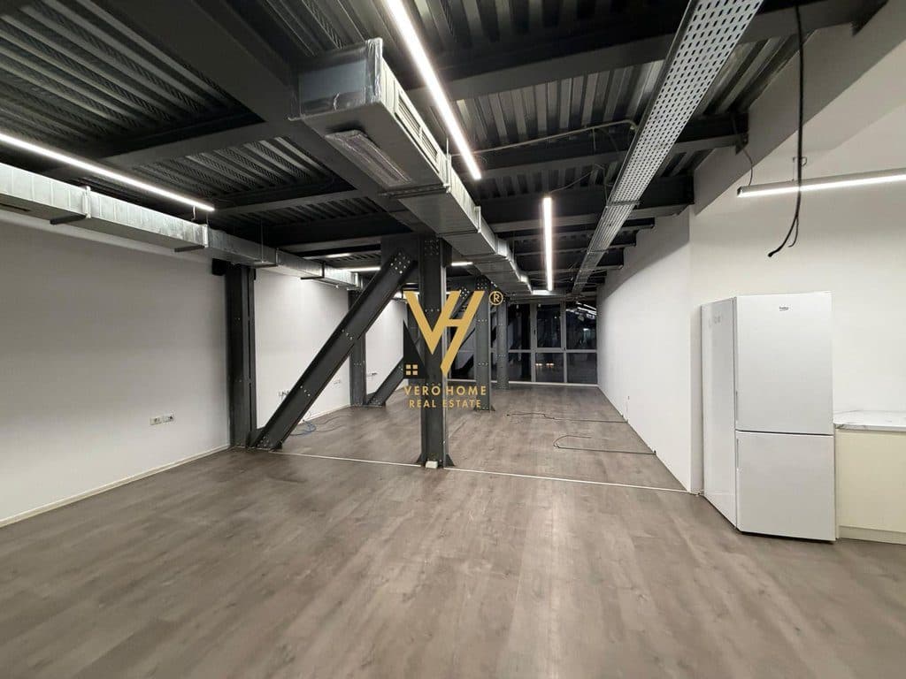 JEPET ZYRE 180 M2 ME QIRA TE KOMUNA E PARISIT 3.000 EURO