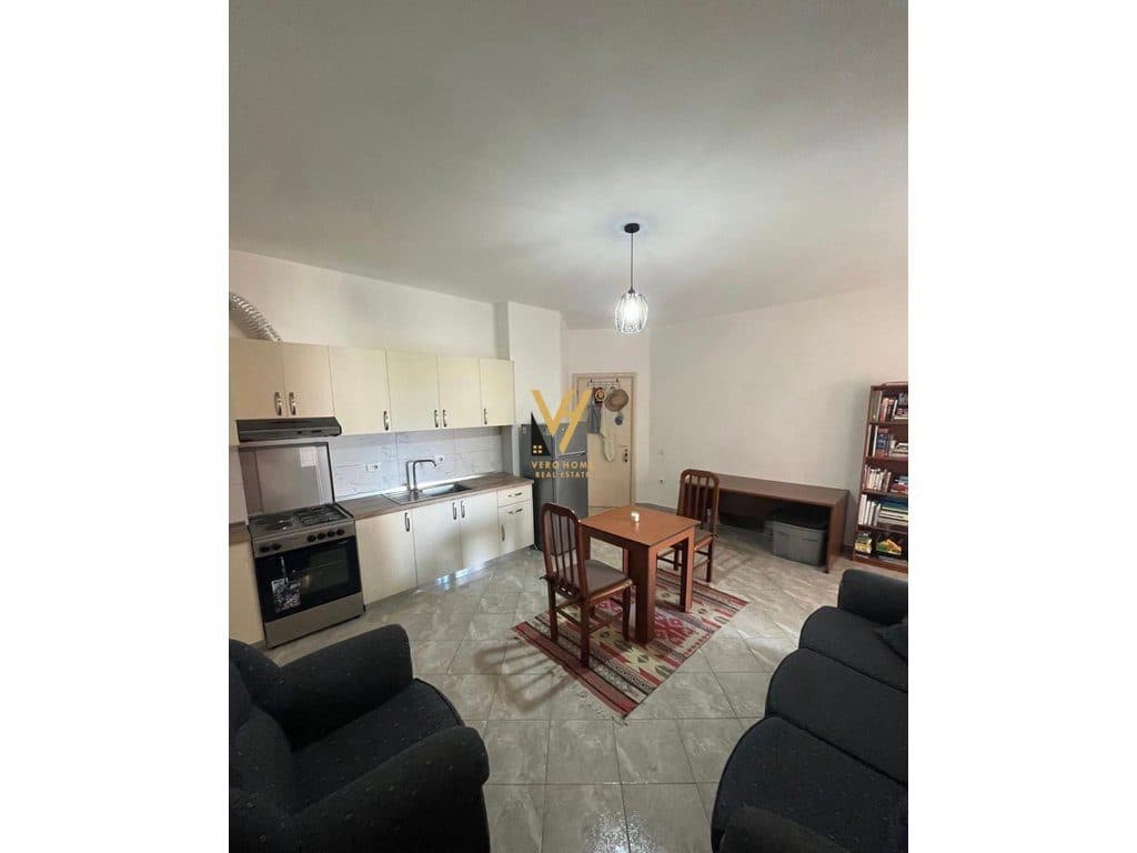 JEPET APARTAMENT 1+1+BLK ME QIRA TE LIQENI THATE 45.000 LEKE 2