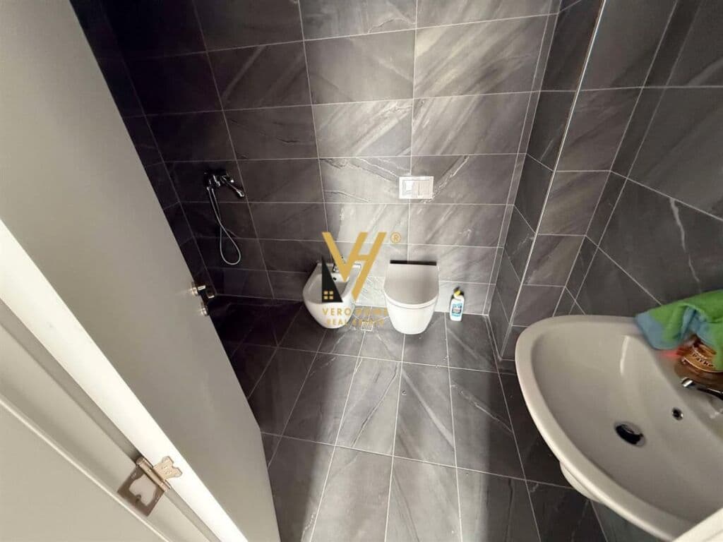 JEPET ZYRE 70 M2 ME QERA TE BULEVARDI I RI 600 EURO 3