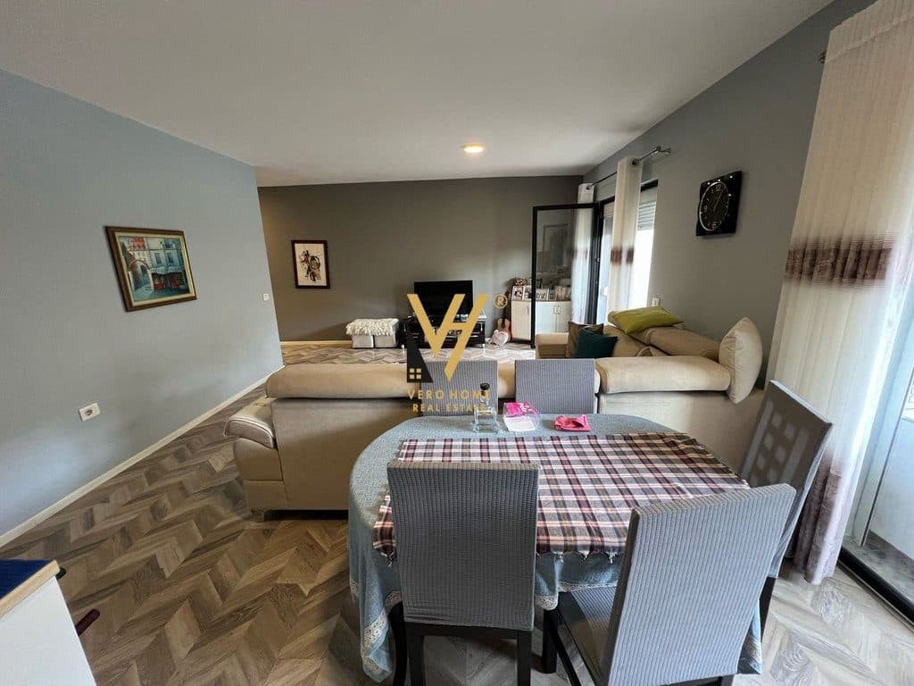 JEPET APARTAMENT 2+1+BLK ME QERA TE 5 MAJI 1.000 EURO 3