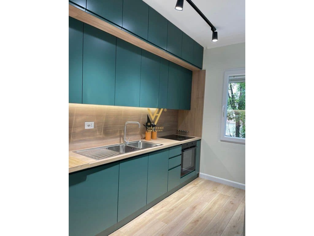 JEPET APARTAMENT 2+1+2 ME QERA TE KRISTAL CENTER 90.000 LEKE 4