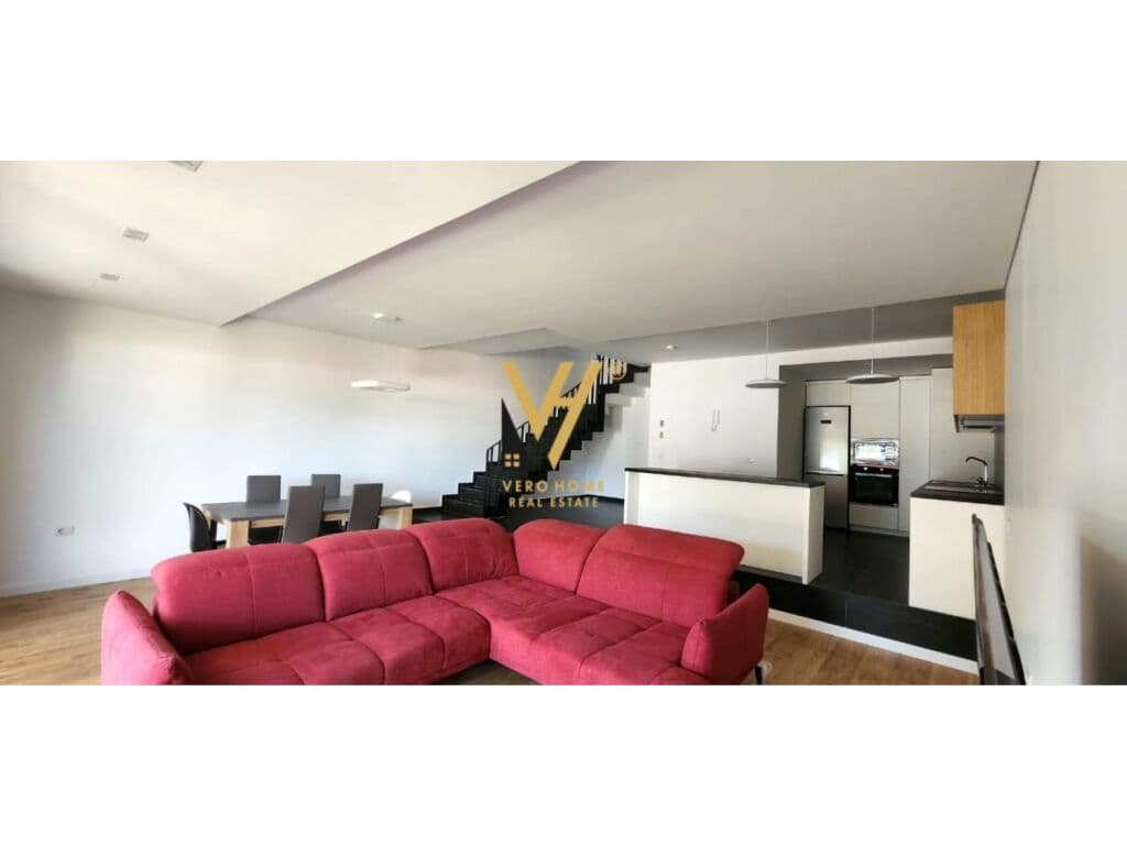 Jepet vile dy kateshe me qera te Kompleksi Olive Grove,Teg 220 m2 4