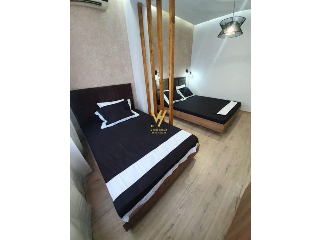 JEPET APARTAMENT 1+1+BLK TE RRUGA E BARRIKADAVE 600 EURO 4